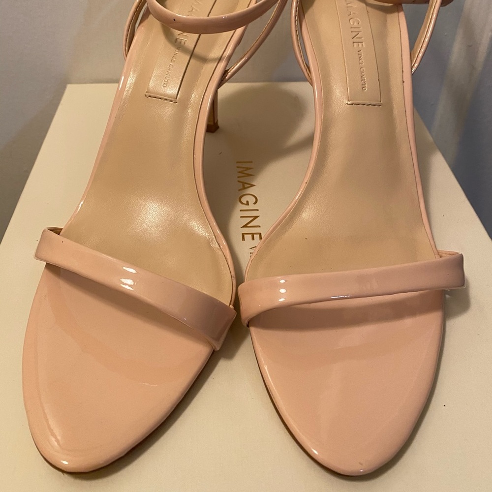 Vince Camuto Rayan Sandal*